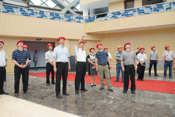 市委書(shū)記史濟(jì)錫、市長(zhǎng)朱晨調(diào)研中立公司承建的民生項(xiàng)目工程